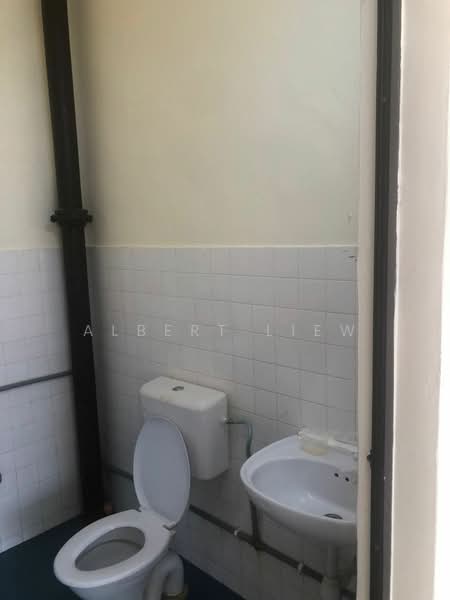 1-storey Terraced House for Sale in Perling (Johor) - Albert Liew - Bathroom - PropertyGuru.com.my
