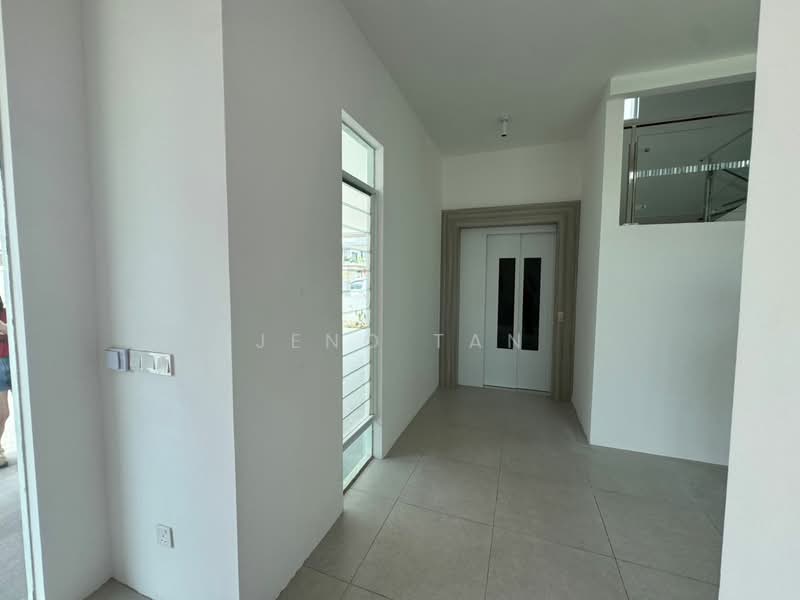 Rumah Banglo untuk Disewa di Kuching (Sarawak) - Jeno Tan - Entrance - PropertyGuru.com.my