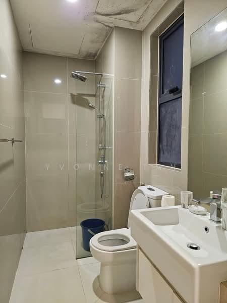 Servis Apartment untuk Disewa di South View - Yvonne Tan - Bathroom - PropertyGuru.com.my