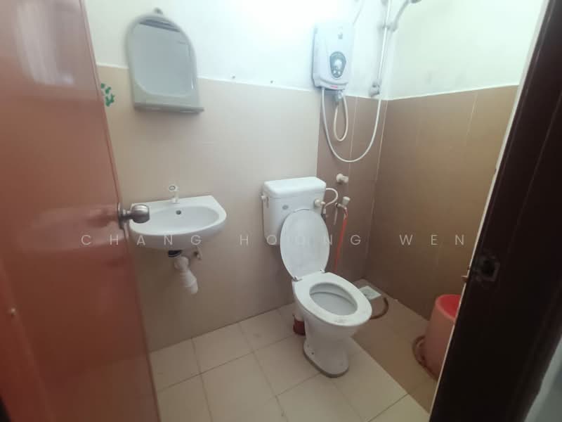 1-storey Terraced House for Rent in Taman Desaru Utama (Pengerang) - Chang Hoong Wen - Bathroom - PropertyGuru.com.my