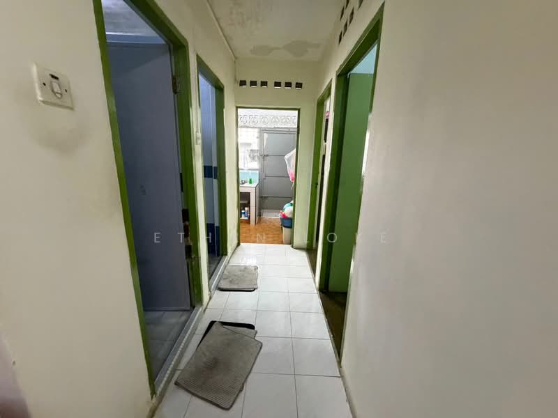 Rumah Teres 1 Tingkat untuk Dijual di Kepong Baru (Kepong) - Ethan Loke - Corridor - PropertyGuru.com.my