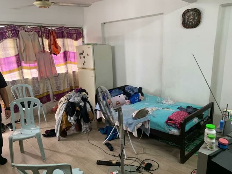Rumah Flat untuk Dijual di Flat Danau Kota - Zamani Ishak - Bedroom - PropertyGuru.com.my