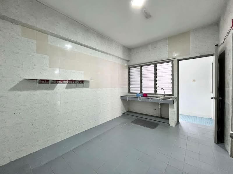 Condominium for Sale at Tiara Kelana - Nadia Shukri - Kitchen - PropertyGuru.com.my