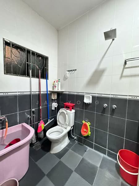 Rumah Berkembar untuk Dijual di Laman Residen Kipark Sri Utara (Batu Caves) - Jay Yong - Bathroom - PropertyGuru.com.my