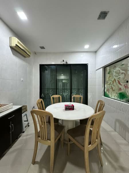 Rumah Berkembar untuk Dijual di Laman Residen Kipark Sri Utara (Batu Caves) - Jay Yong - Dining Room - PropertyGuru.com.my