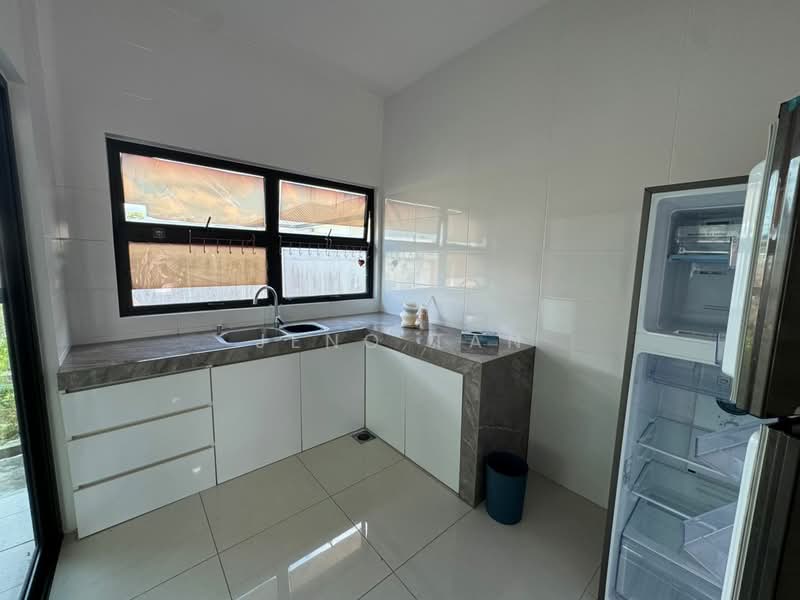 Semi-Detached House for Rent in Kuching (Sarawak) - Jeno Tan - Kitchen - PropertyGuru.com.my