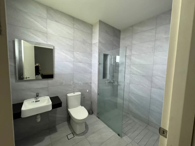 Semi-Detached House for Rent in Kuching (Sarawak) - Jeno Tan - Bathroom - PropertyGuru.com.my