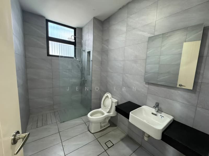 Semi-Detached House for Rent in Kuching (Sarawak) - Jeno Tan - Bathroom - PropertyGuru.com.my