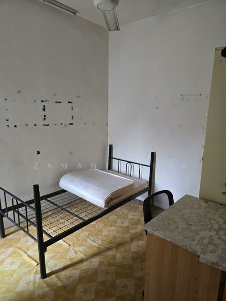 Apartment for Sale at Taman Tropika - Zamani Ishak - Bedroom - PropertyGuru.com.my