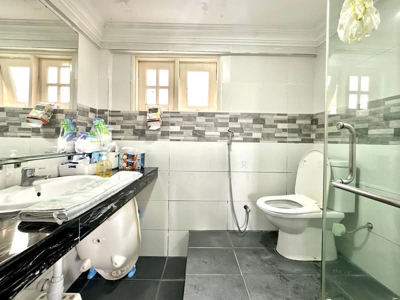 Condominium for Sale at Villaria - Akramin Firdaus Bin Mokhtar - Bathroom - PropertyGuru.com.my