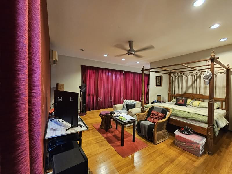 Bungalow for Sale in Bukit Gita Bayu (Seri Kembangan) - Melinda Goh - Bedroom - PropertyGuru.com.my