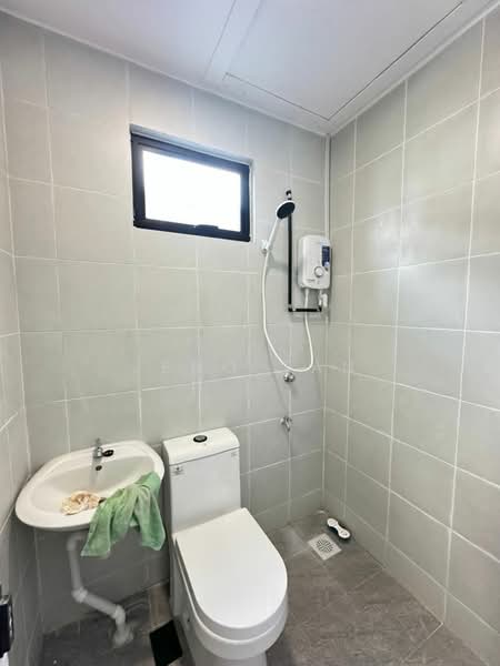 Rumah Bandar untuk Disewa di Kuching (Sarawak) - Jeno Tan - Bathroom - PropertyGuru.com.my