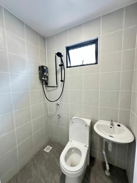 Rumah Bandar untuk Disewa di Kuching (Sarawak) - Jeno Tan - Bathroom - PropertyGuru.com.my
