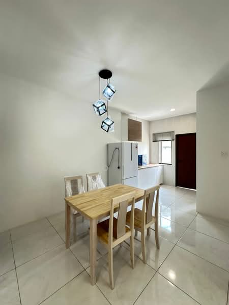Rumah Bandar untuk Disewa di Kuching (Sarawak) - Jeno Tan - Dining Room - PropertyGuru.com.my