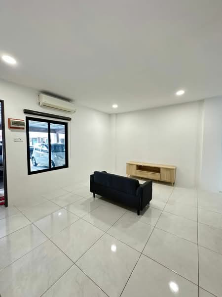 Rumah Bandar untuk Disewa di Kuching (Sarawak) - Jeno Tan - Living Room - PropertyGuru.com.my