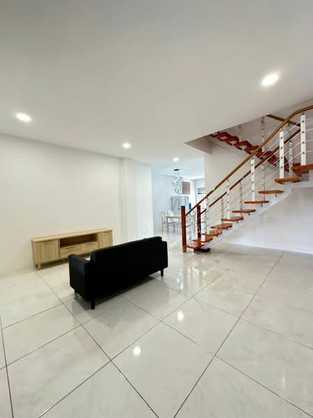 Rumah Bandar untuk Disewa di Kuching (Sarawak) - Jeno Tan - Living Room - PropertyGuru.com.my