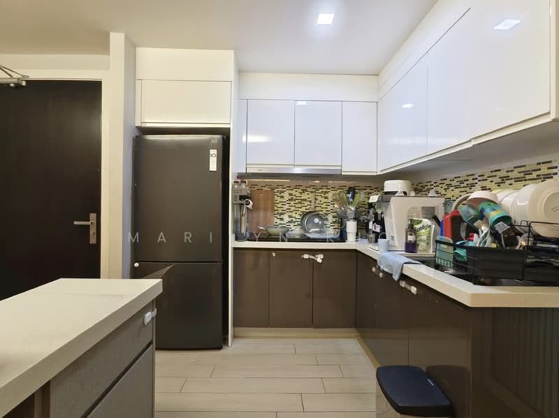Kondominium untuk Dijual di Royalle Condominium - Marilyn Khor - Kitchen - PropertyGuru.com.my