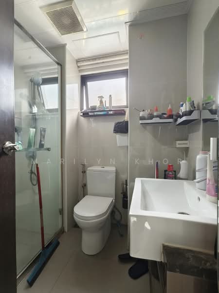 Kondominium untuk Dijual di Royalle Condominium - Marilyn Khor - Bathroom - PropertyGuru.com.my