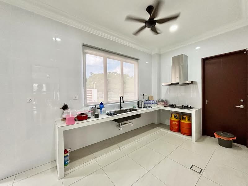 2-storey Terraced House for Sale in Alam Impian (Shah Alam) - Muhammad Zhariff Nasharudin - Kitchen - PropertyGuru.com.my