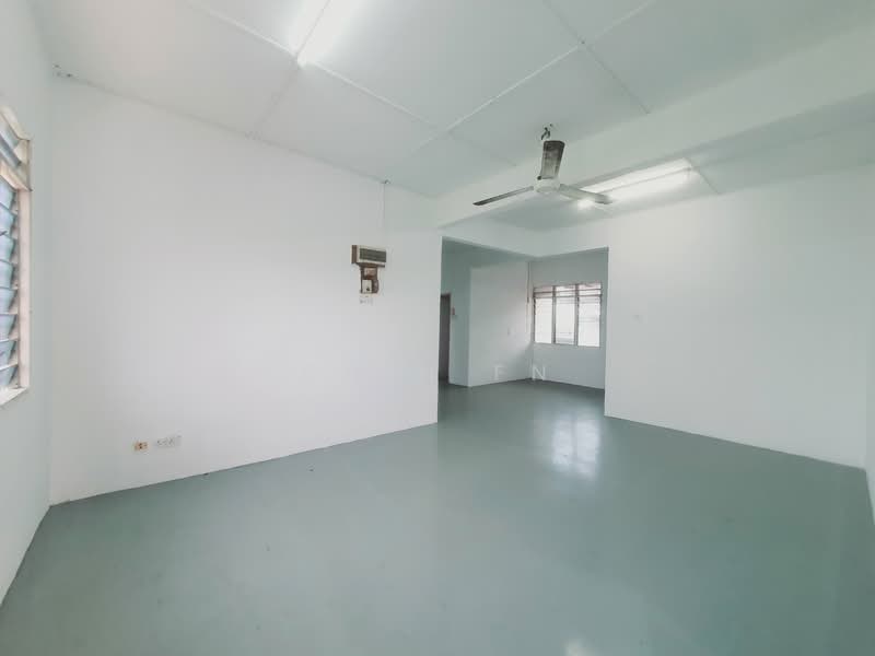 Rumah Flat untuk Dijual di Taman Siantan - CHIN FN - Living Room - PropertyGuru.com.my