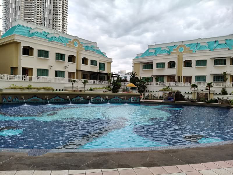 Townhouse for Rent in Fettes Park (Tanjung Tokong) - Pen Teo - Pool - PropertyGuru.com.my