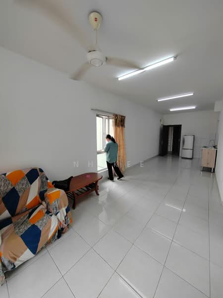 Kondominium untuk Disewa di Residensi Lanai - NH Kee - Living Room - PropertyGuru.com.my