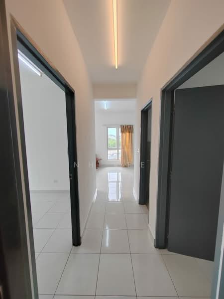 Kondominium untuk Disewa di Residensi Lanai - NH Kee - Corridor - PropertyGuru.com.my