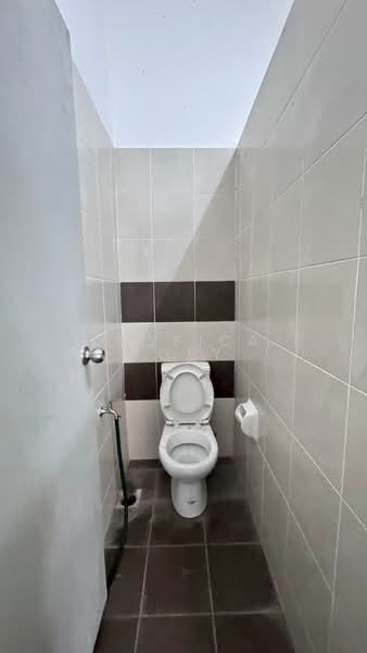 Kilang untuk Disewa di Pasir Gudang (Johor) - Jessica Boey - Bathroom - PropertyGuru.com.my