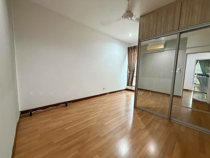 3-storey Terraced House for Sale in Cyberjaya (Selangor) - Muhd Khairulnawawi Kamaruddin - Bedroom - PropertyGuru.com.my
