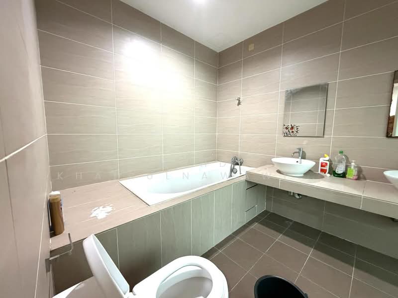 3-storey Terraced House for Sale in Cyberjaya (Selangor) - Muhd Khairulnawawi Kamaruddin - Bathroom - PropertyGuru.com.my