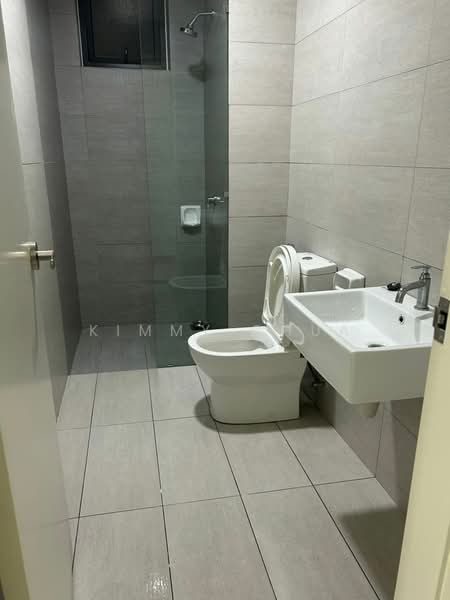 Service Residence for Sale at Gravit8, Klang - Kimmy Chua - Bathroom - PropertyGuru.com.my