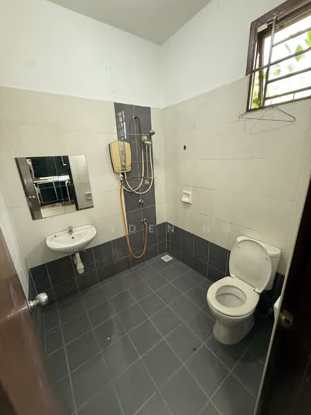 Rumah Teres 2 Tingkat untuk Dijual di Bandar Dato Onn (Tebrau) - Jayden Ng - Bathroom - PropertyGuru.com.my