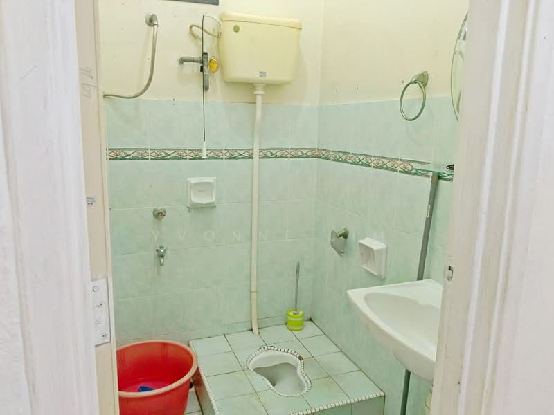Rumah Teres 2 Tingkat untuk Dijual di Taman Setia Indah (Tebrau) - Yvonne Lim - Bathroom - PropertyGuru.com.my