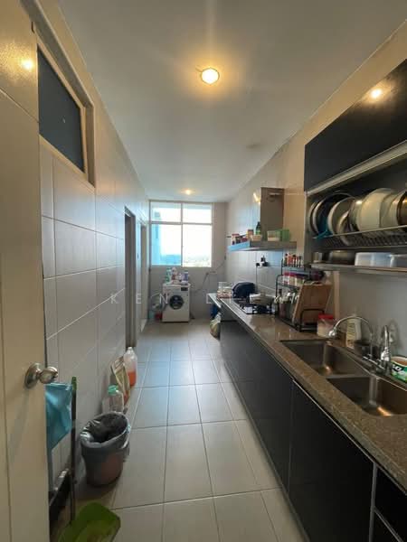 Service Residence for Sale at THE SENAI GARDEN (PANGSAPURI IMPIAN SENAI) - Ken Liew - Kitchen - PropertyGuru.com.my