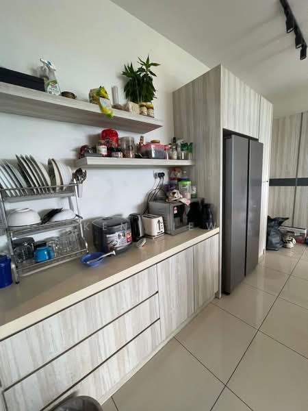 Service Residence for Sale at THE SENAI GARDEN (PANGSAPURI IMPIAN SENAI) - Ken Liew - Kitchen - PropertyGuru.com.my