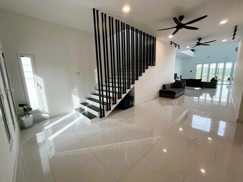 Bungalow for Sale in Kajang (Selangor) - Mu'izz Halim - Living Room - PropertyGuru.com.my