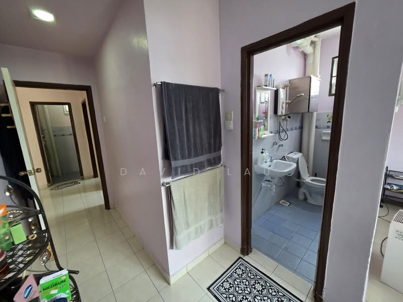 Pangsapuri untuk Dijual di Villa Bestari Apartment - David Lau - Corridor - PropertyGuru.com.my