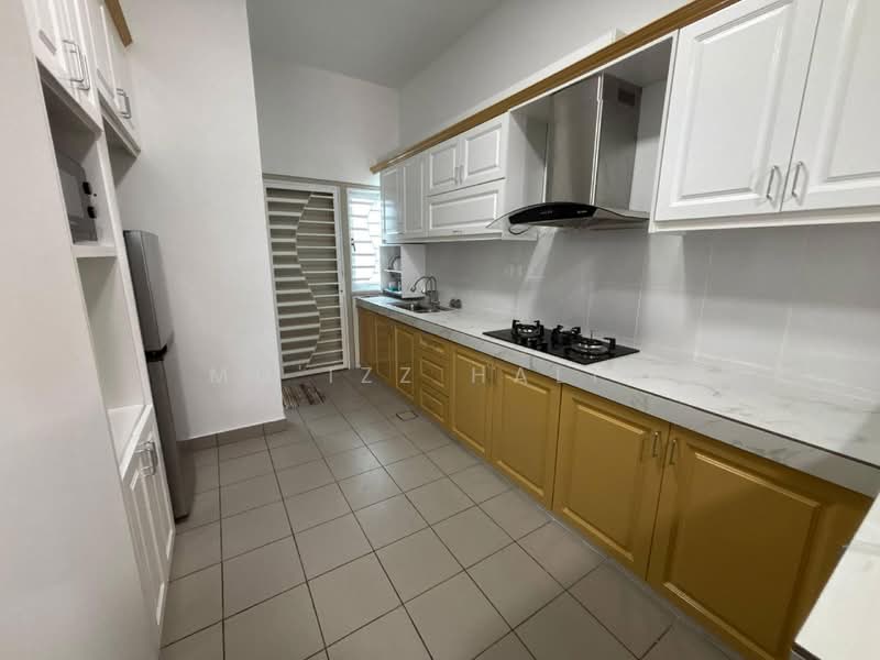 2-storey Terraced House for Rent in Dengkil (Selangor) - Mu'izz Halim - Kitchen - PropertyGuru.com.my
