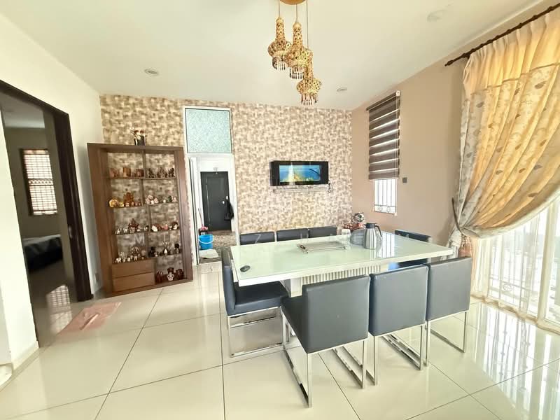 Semi-Detached House for Sale in Taman Port Dickson (Lukut) - Mu'izz Halim - Dining Room - PropertyGuru.com.my