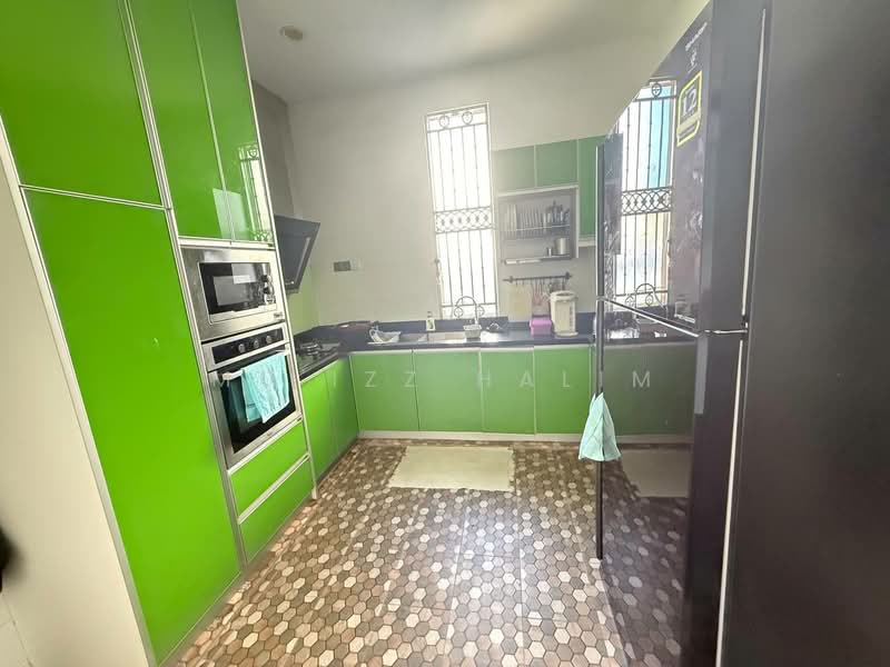 Semi-Detached House for Sale in Taman Port Dickson (Lukut) - Mu'izz Halim - Kitchen - PropertyGuru.com.my