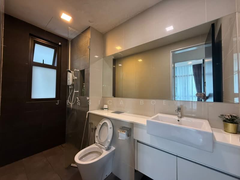 Servis Apartment untuk Disewa di Setia Sky 88 - Jessica Boey - Bathroom - PropertyGuru.com.my