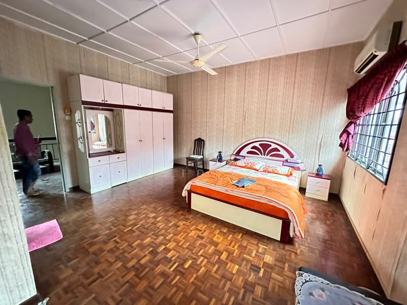 Bungalow for Sale in Taman Sri Hijau (Rawang) - David Lee - Bedroom - PropertyGuru.com.my