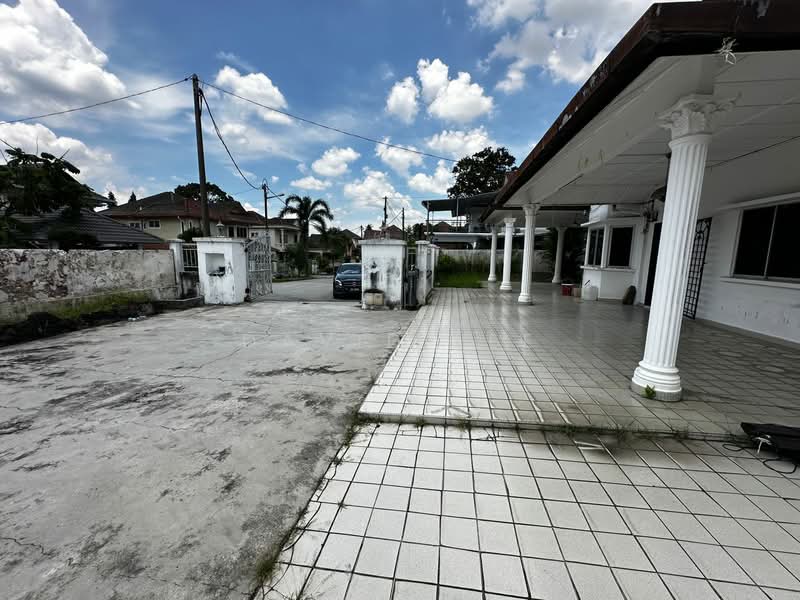 Bungalow for Sale in Taman Sri Hijau (Rawang) - David Lee - Exterior - PropertyGuru.com.my
