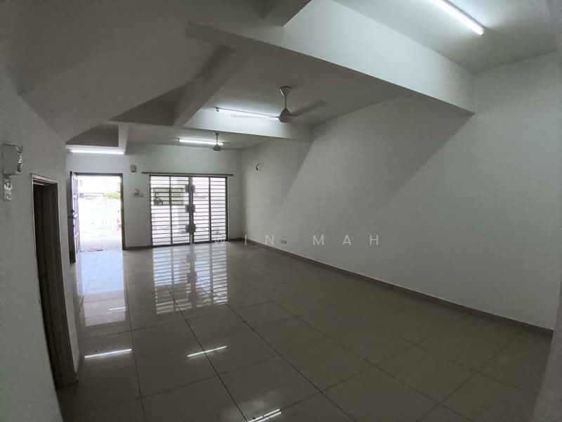 2-storey Terraced House for Sale in Rawang (Selangor) - Elwin Mah - Living Room - PropertyGuru.com.my