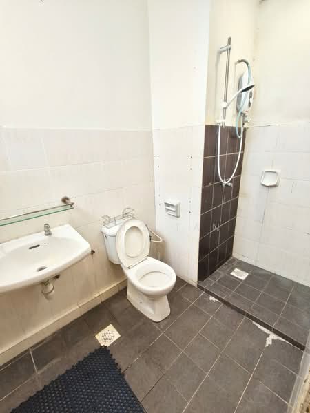 Condominium for Rent at Rivervale - Jeno Tan - Bathroom - PropertyGuru.com.my