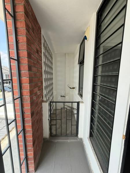 Rumah Teres 2 Tingkat untuk Dijual di Elmina (Shah Alam) - Sugumar Arunasalam - Balcony - PropertyGuru.com.my