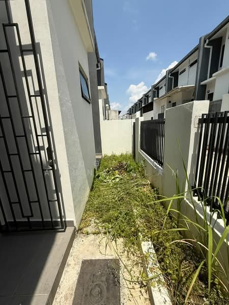 Rumah Teres 2 Tingkat untuk Dijual di Elmina (Shah Alam) - Sugumar Arunasalam - Exterior - PropertyGuru.com.my