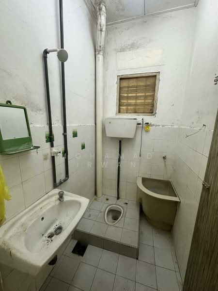 1-storey Terraced House for Sale in Kampar (Perak) - Mohamad Irwan - Bathroom - PropertyGuru.com.my