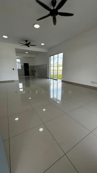 Rumah Teres 2 Tingkat untuk Disewa di Bandar Rimbayu (Telok Panglima Garang) - Miki You - Living Room - PropertyGuru.com.my