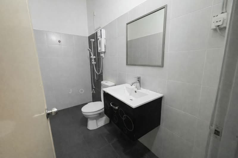 Rumah Teres 2 Tingkat untuk Disewa di Taman JP Perdana (Johor Bahru) - Joan Tong - Bathroom - PropertyGuru.com.my